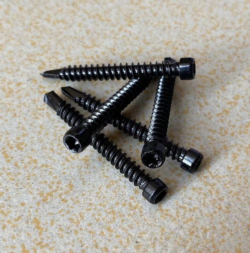 410不銹鋼杯頭內梅花鉆鉆尾鍍黑色鉆尾自轉螺絲 特性、應用與優勢解析